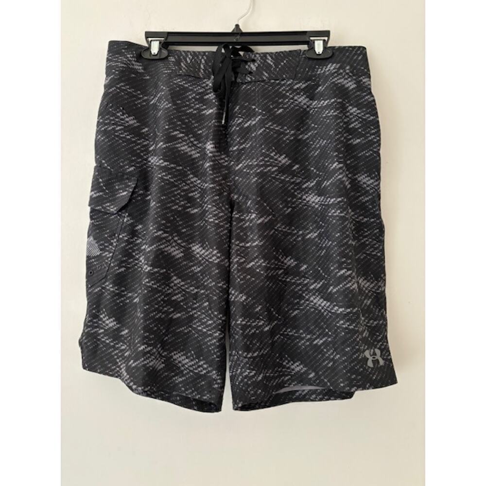 Under Armour Swim Trunks Bathing Suit Size 34 Loose Fit Storm Pocket